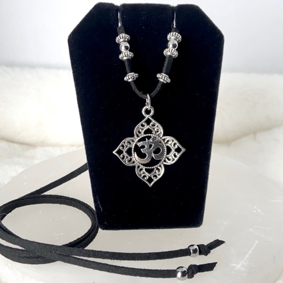 🔴Om sign flower boho adjustable choker necklace - Picture 2 of 7